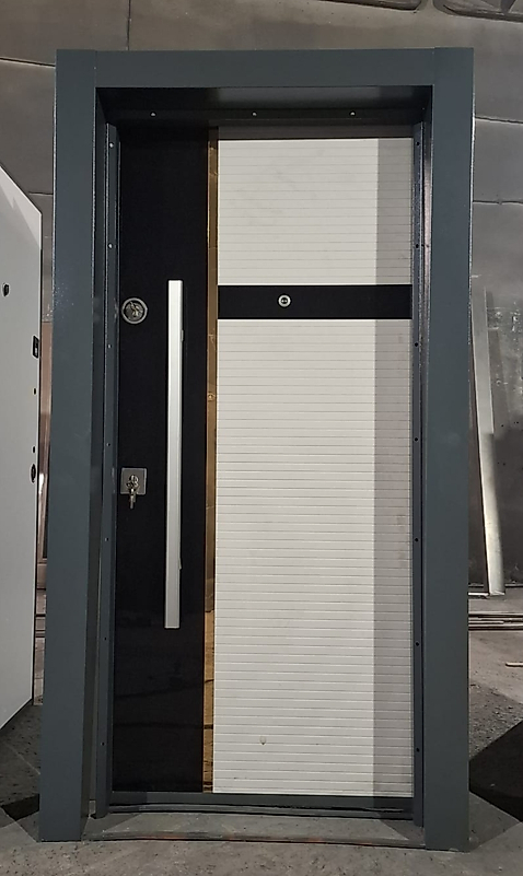 004 Lüks Seri Çelik Kapı