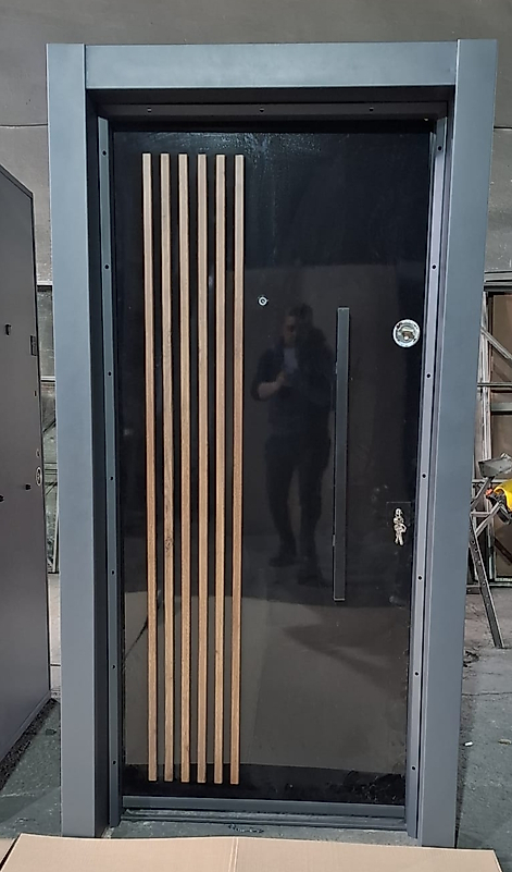 012 Lüks Seri Çelik Kapı