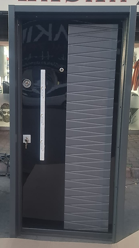 001 Lüks Seri Çelik Kapı