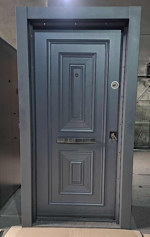 002 Lüks Seri Çelik Kapı