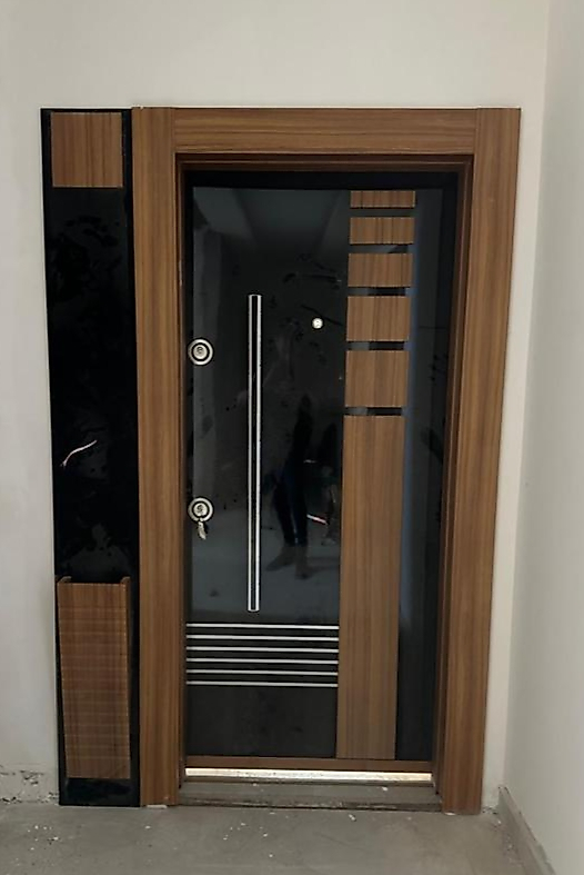 043 Lüks Seri Çelik Kapı