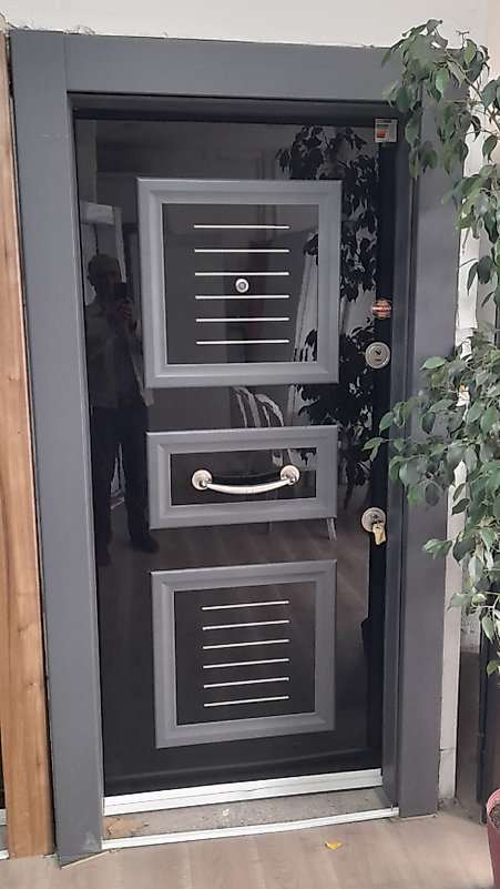 036 Lüks Seri Çelik Kapı