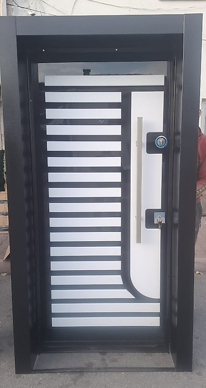 011 Lüks Seri Çelik Kapı