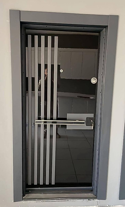 030 Lüks Seri Çelik Kapı